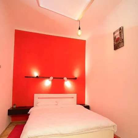 Red And Yellow Modern Daire