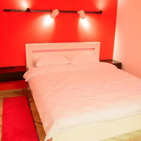 Apartamento Red And Yellow Modern *