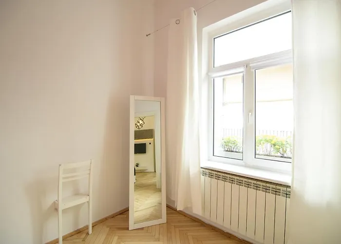 Red And Yellow Modern Apartamento *